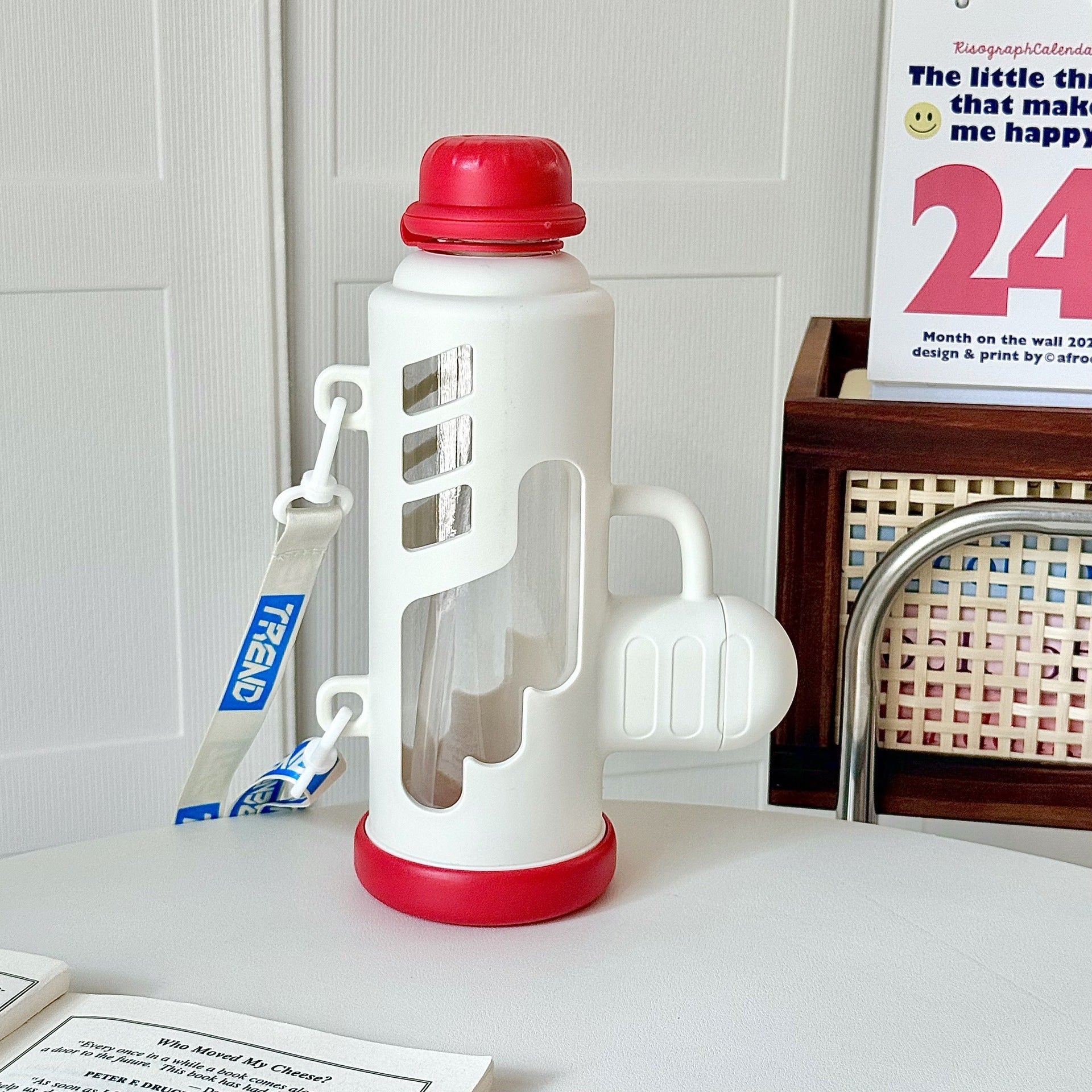 Trendy Water Bottle with Carry Handle Hygienic Closure Reusable for Hot and Cold Drinks