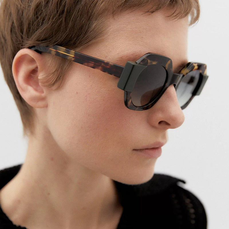 Ladies Hexagonal Sunglasses UV Protection Lightweight Fashionable Frame