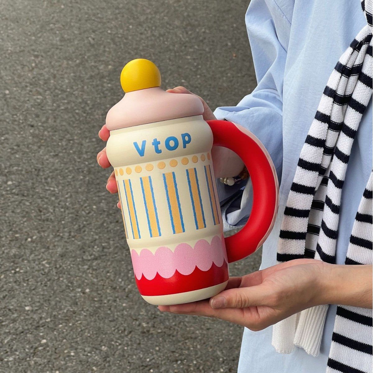 Women’s BPA-Free Plastic Drinking Bottle Leak-Proof Lid Colorful Design Large Capacity