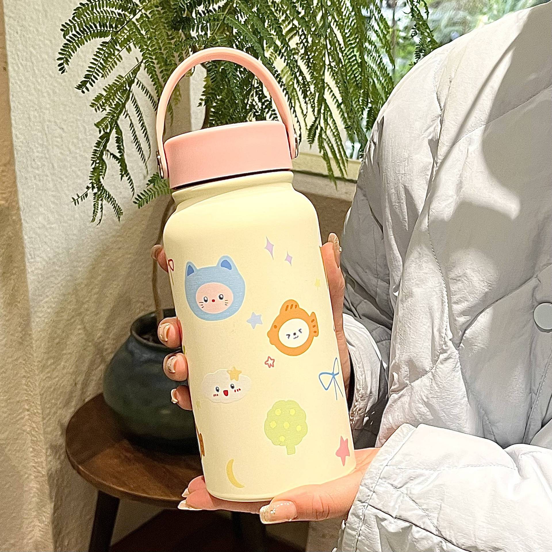 Women’s Insulated Stainless Steel Water Bottle with Leak-Proof Lid and Carrying Bag, Playful Animal Design