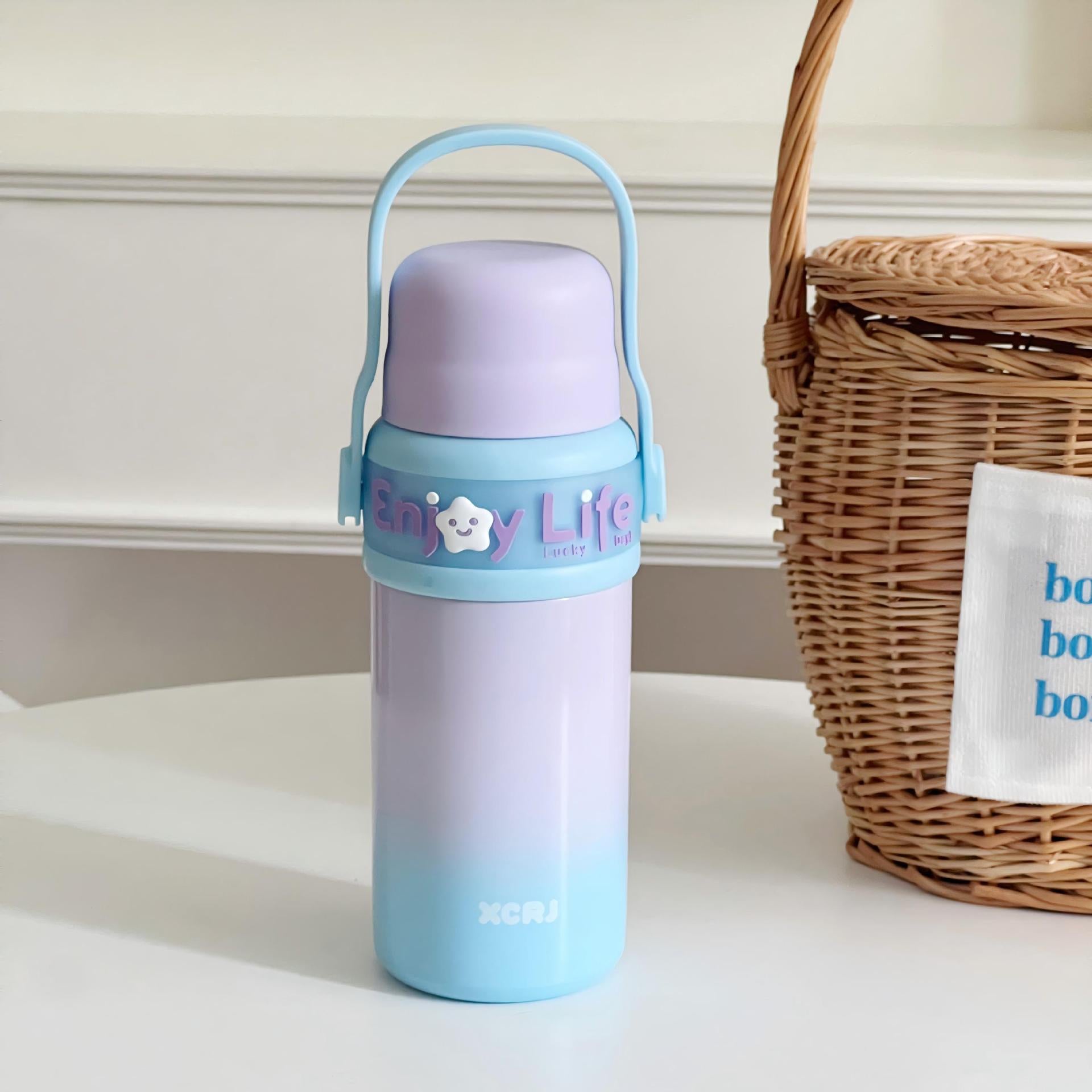 Women’s Plastic Insulated Water Bottle with Ergonomic Handle Lightweight BPA-Free