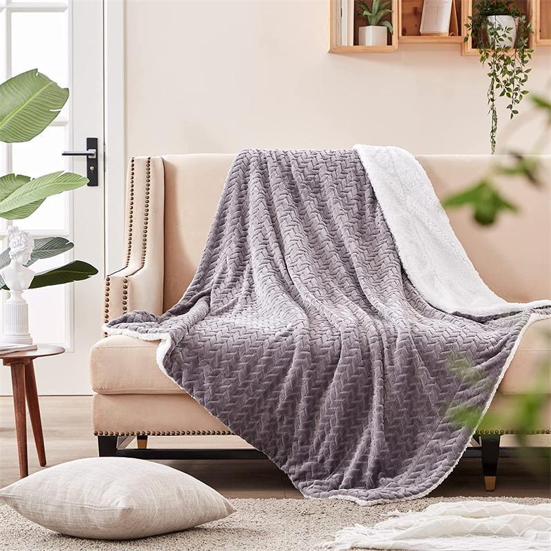 Thermal Insulating Blanket Soft Hypoallergenic Microfiber Fleece Cozy Throw