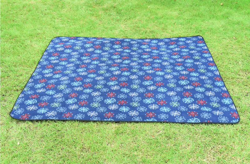 Outdoor Picnic Blanket Waterproof Lightweight Portable Snowflake Pattern