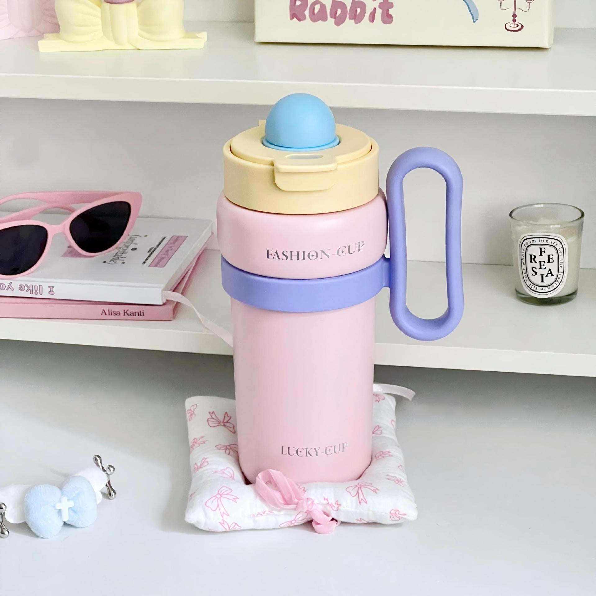 Ladies Insulated Water Bottle BPA-Free Plastic Leak-Proof Lid Ergonomic Handle Multi-Functional