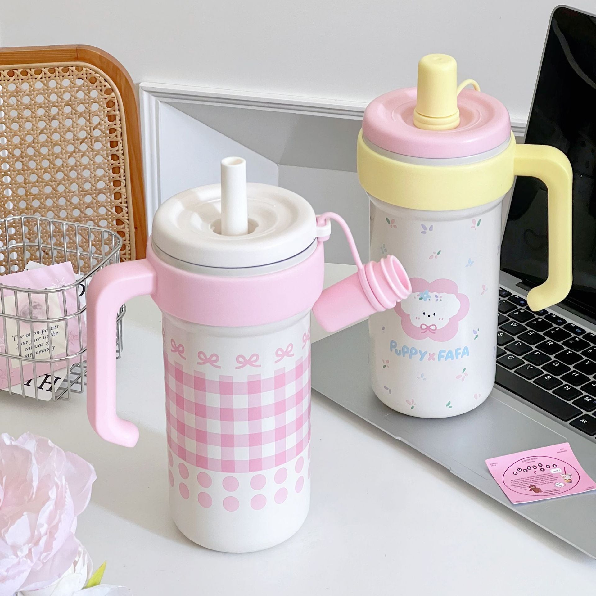 Women’s BPA-Free Drinking Container with Cat Design and Hygienic Lid Ergonomic Handle