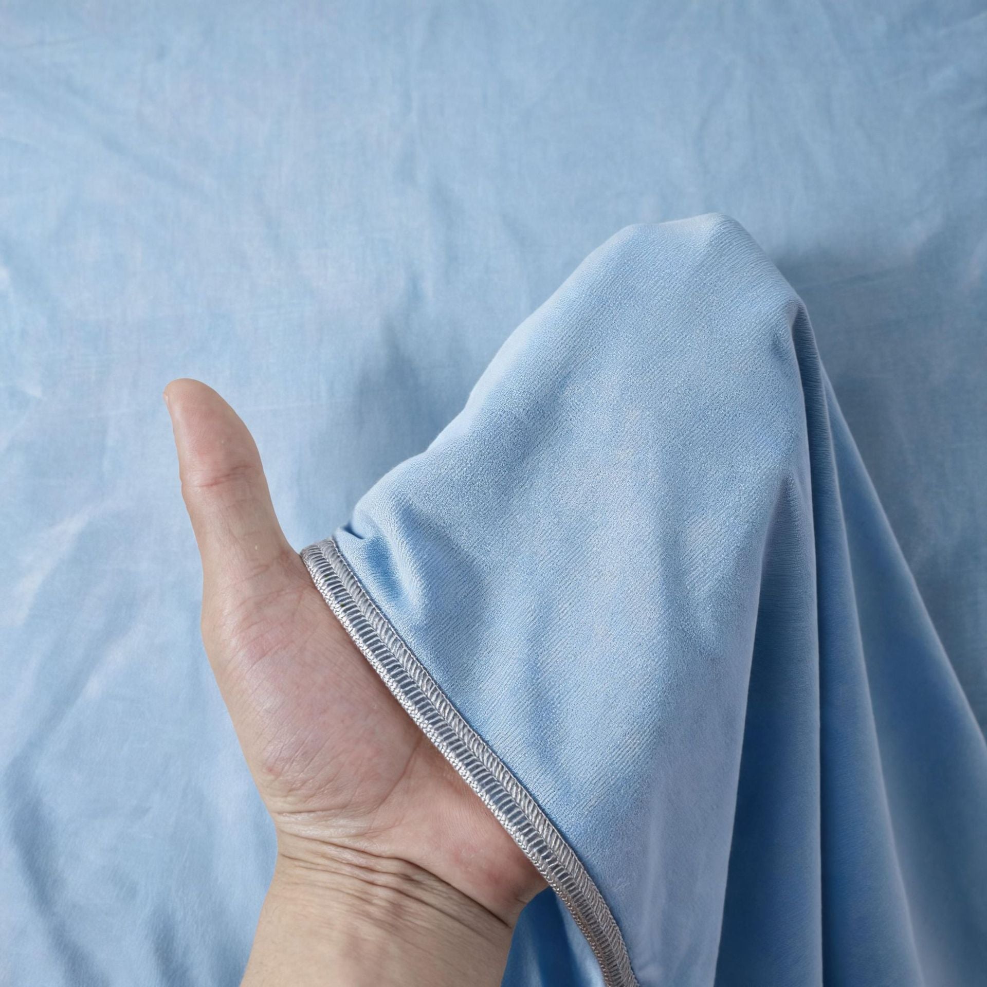Brehn Breathable Bed Sheet Soft Moisture-Wicking Fabric Machine Washable Eco-Friendly