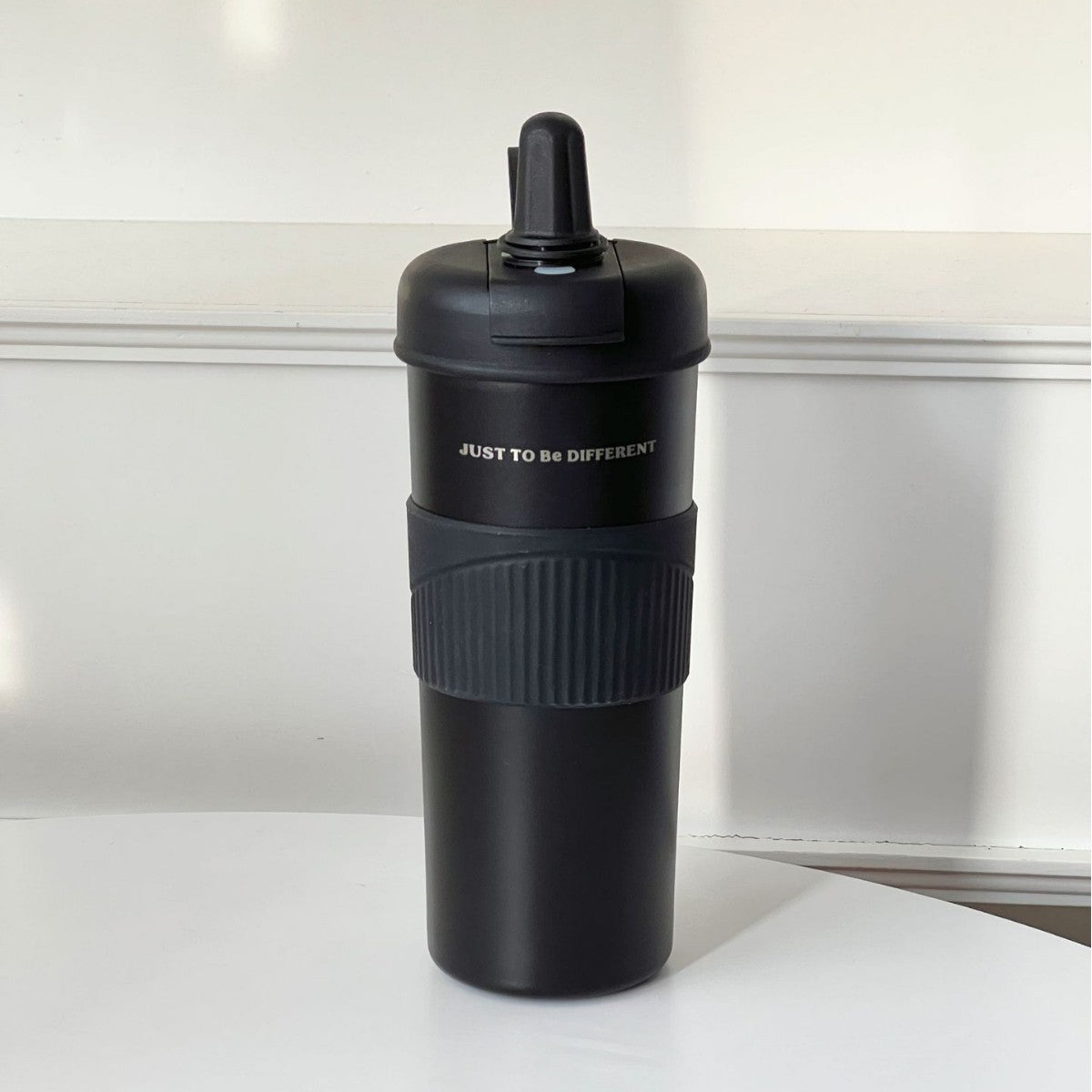 Insulated Water Bottle with Leak-Proof Lid Non-Slip Grip BPA-Free for Hot and Cold Drinks