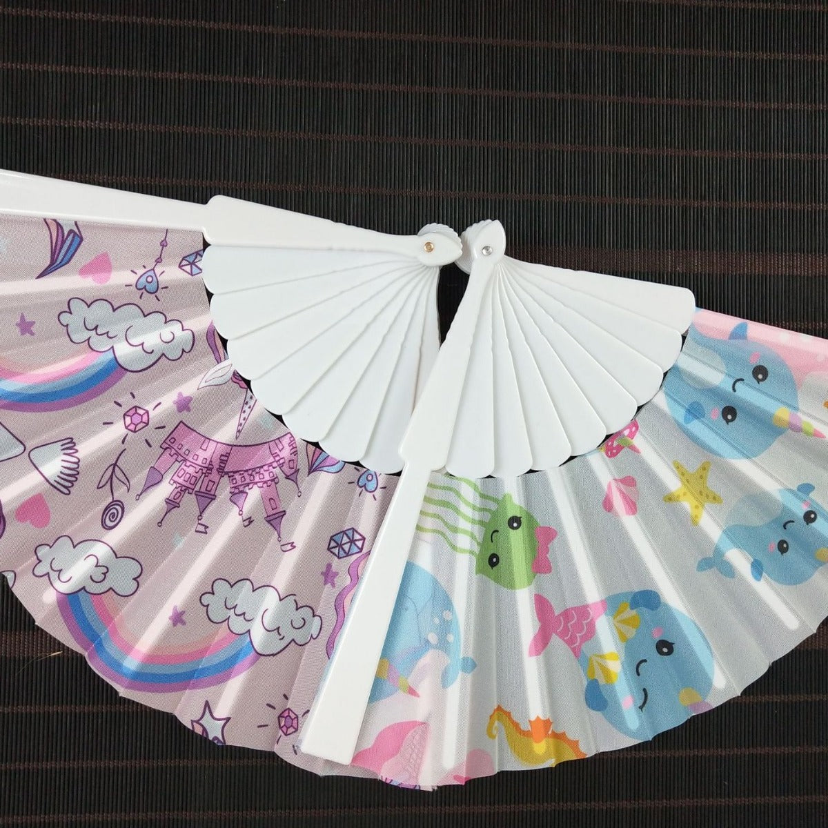 Women’s Foldable Hand Fan with Shimmering Scale Pattern Lightweight Portable