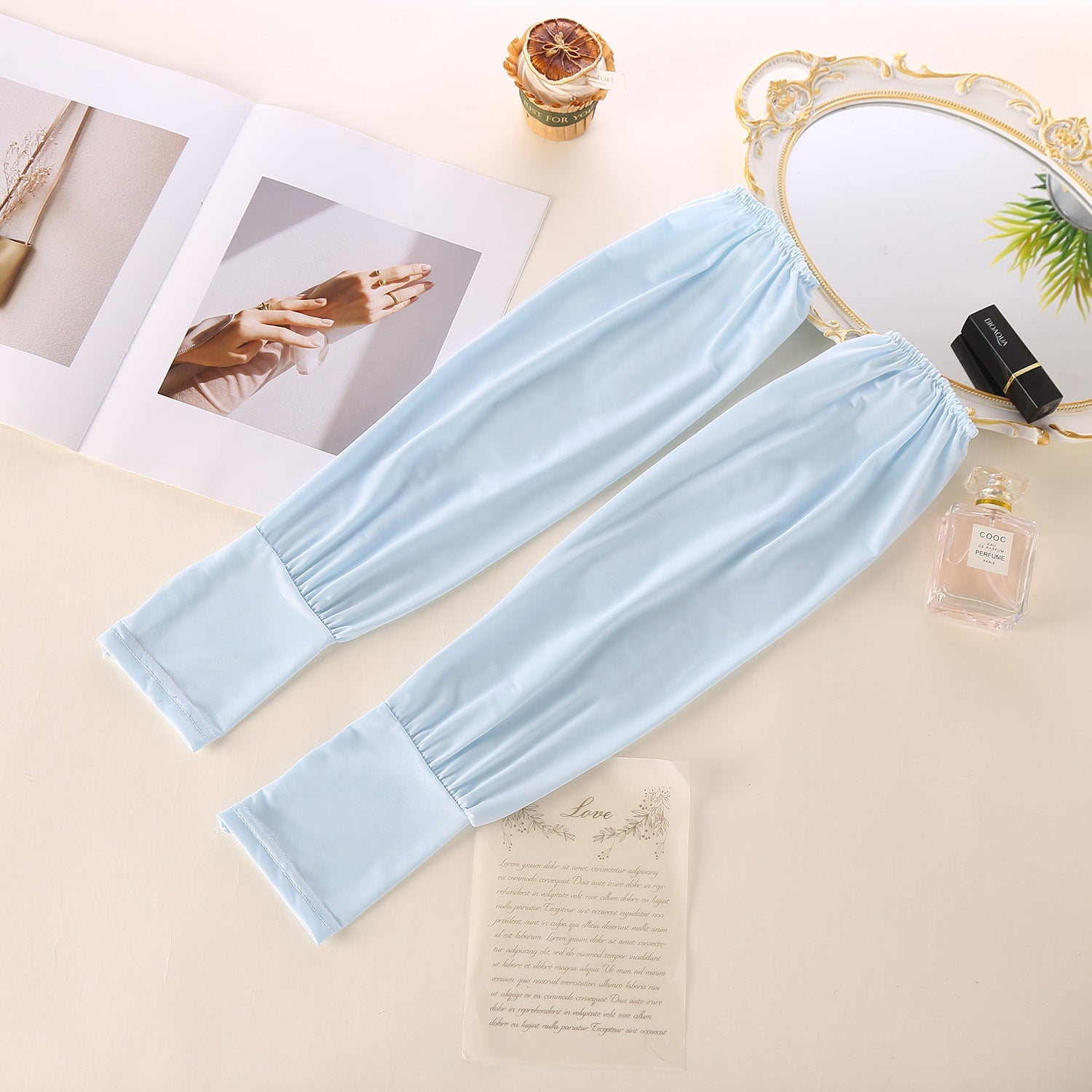 Women's Sporty Arm Sleeves Lightweight Breathable Fabric Flexible Fit