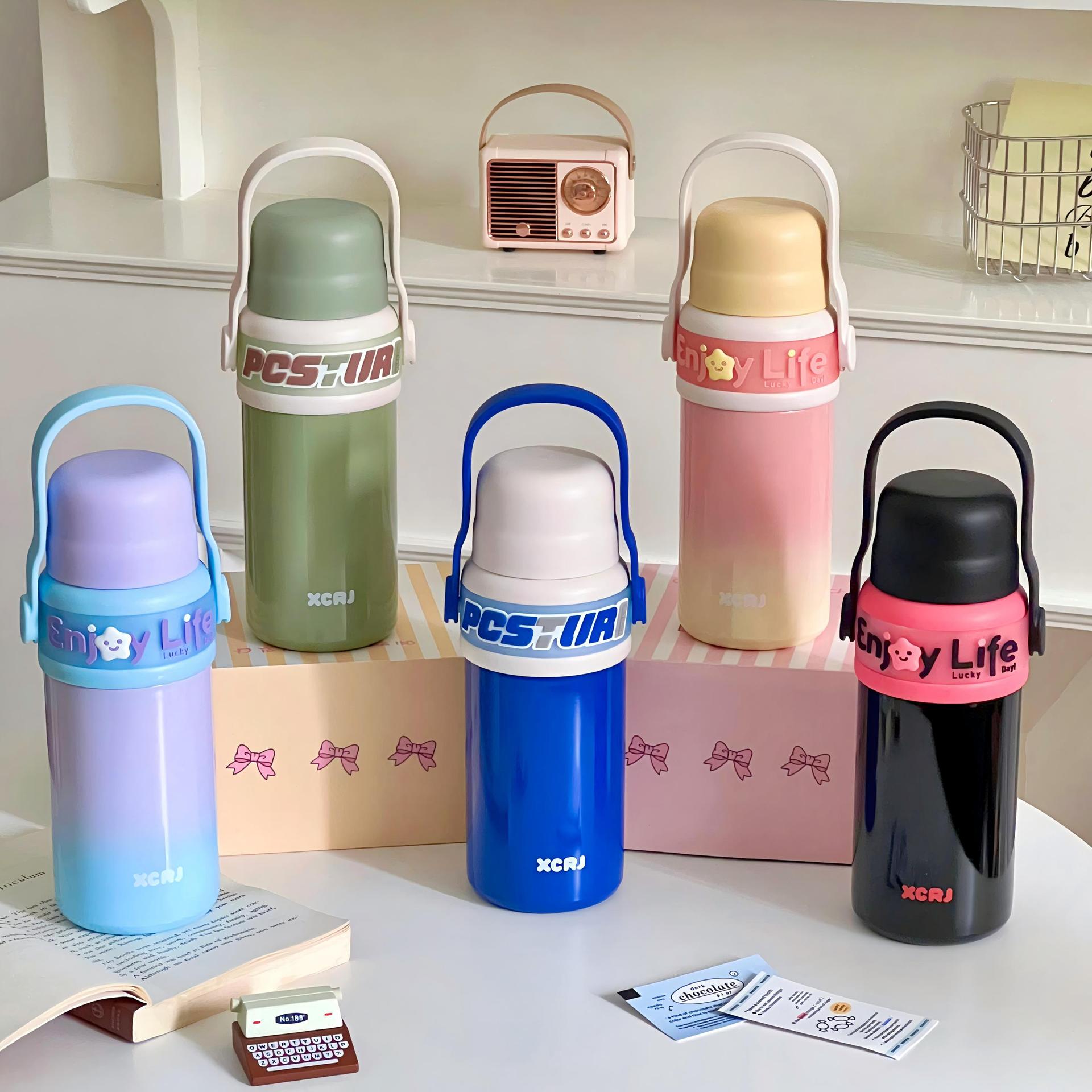 Women’s Plastic Insulated Water Bottle with Ergonomic Handle Lightweight BPA-Free