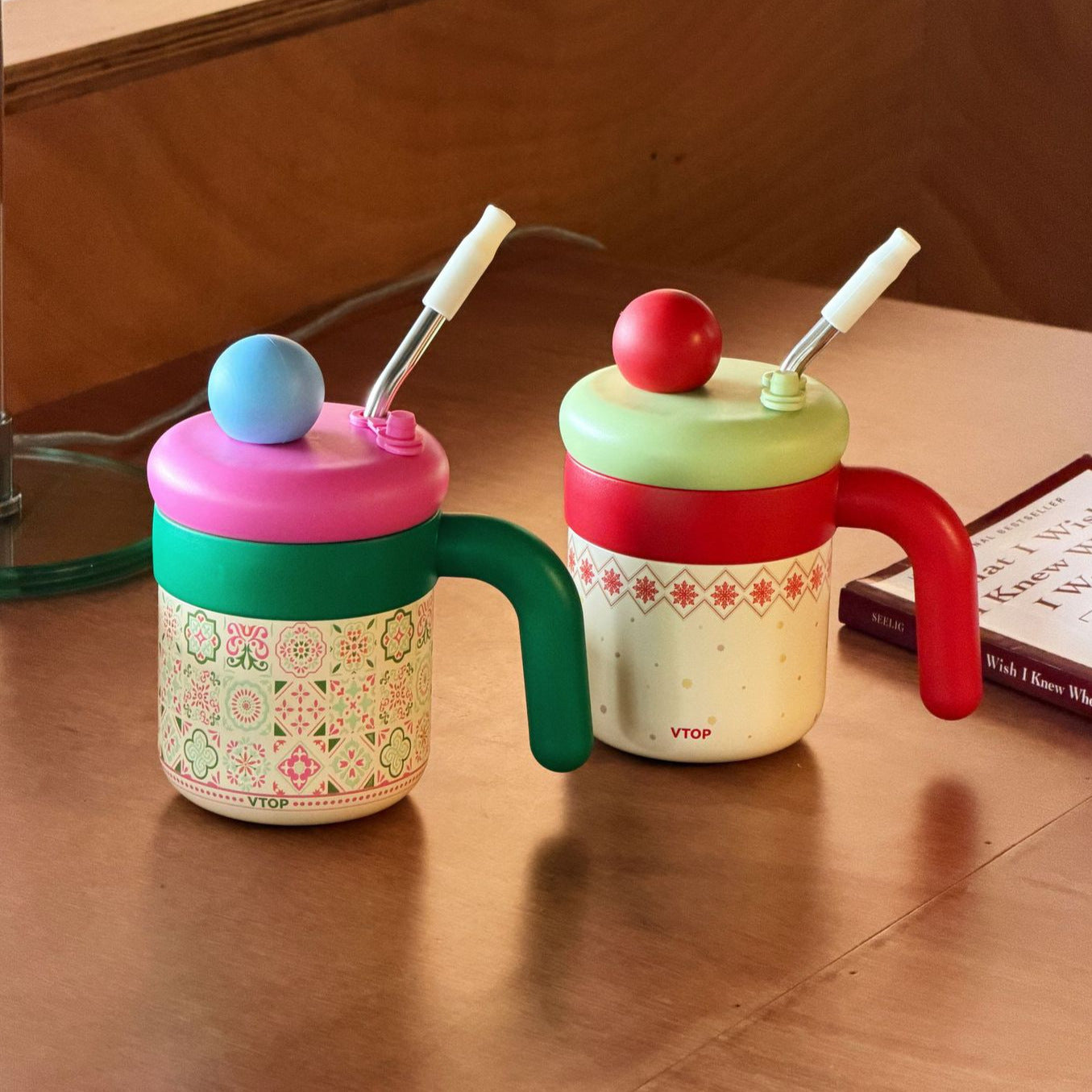 Playful Coffee Mug with Cute Puppy Design BPA-Free Plastic Insulated Leak-Proof Lid Ergonomic Handle