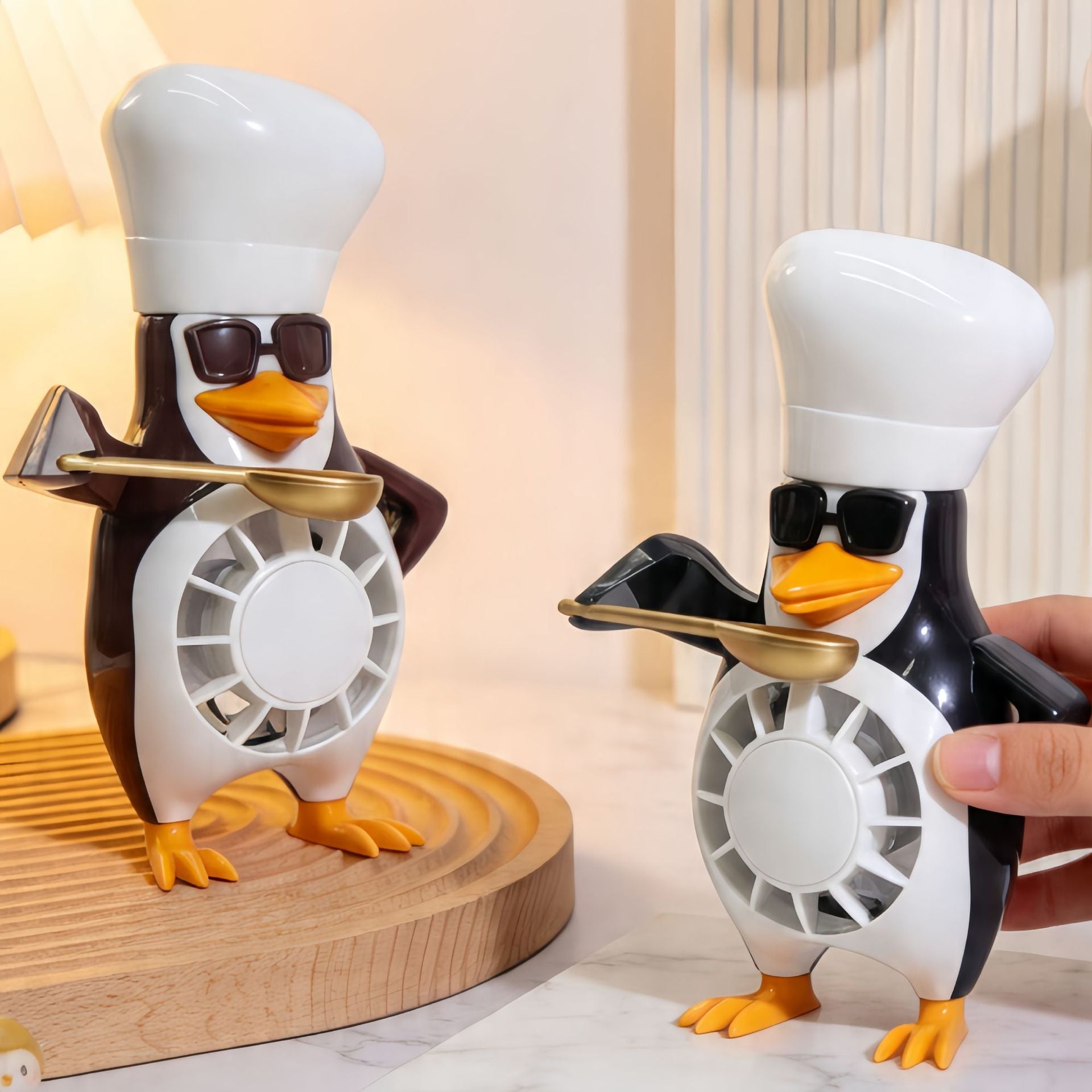 Table Fan USB Powered Quiet Adjustable Tilt Penguin Design Portable Desktop Fan