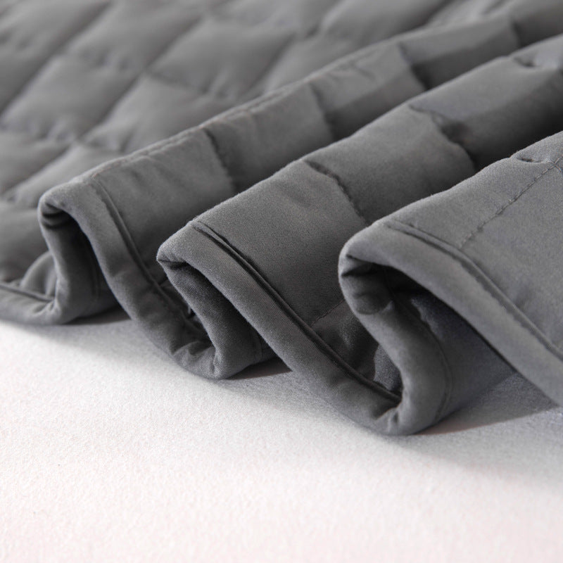 Ladies Quilted Bed Sheet High-Quality Breathable Fabric Elegant Modern Design