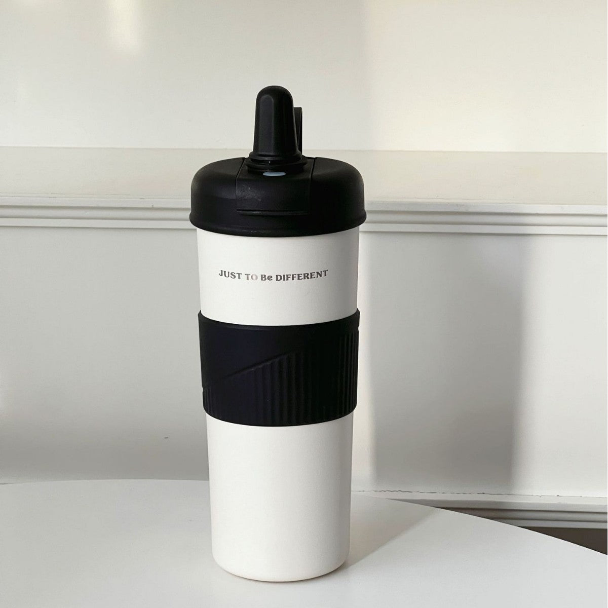Insulated Water Bottle with Leak-Proof Lid Non-Slip Grip BPA-Free for Hot and Cold Drinks