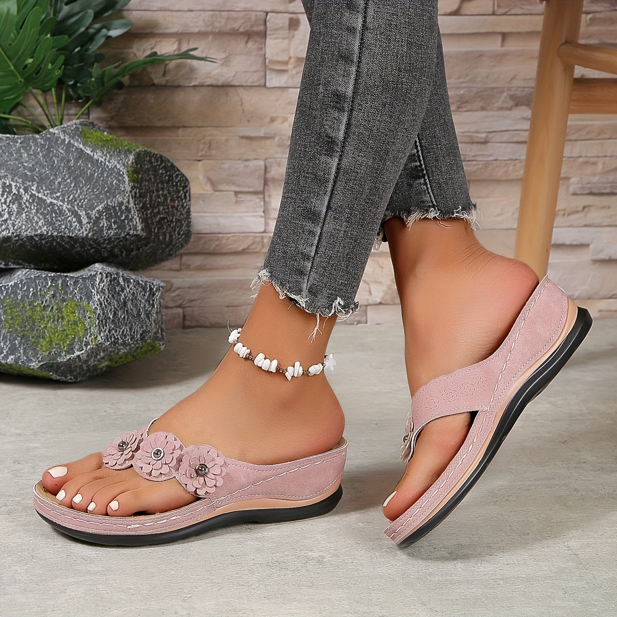 Harrow Pippa women's cushioned slip-on sandals with orthopedic support, featuring a comfortable design and neutral color.