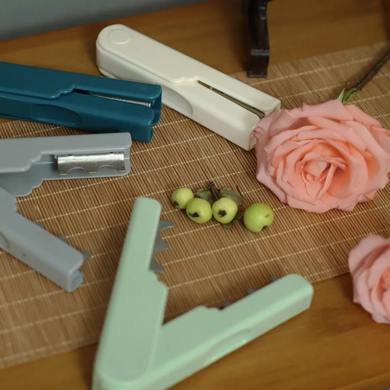 Ergonomic Flower Stem Thorn Cutter Garden Tool with Comfortable Grip and Dual Function for Cutting and Thorn Removal