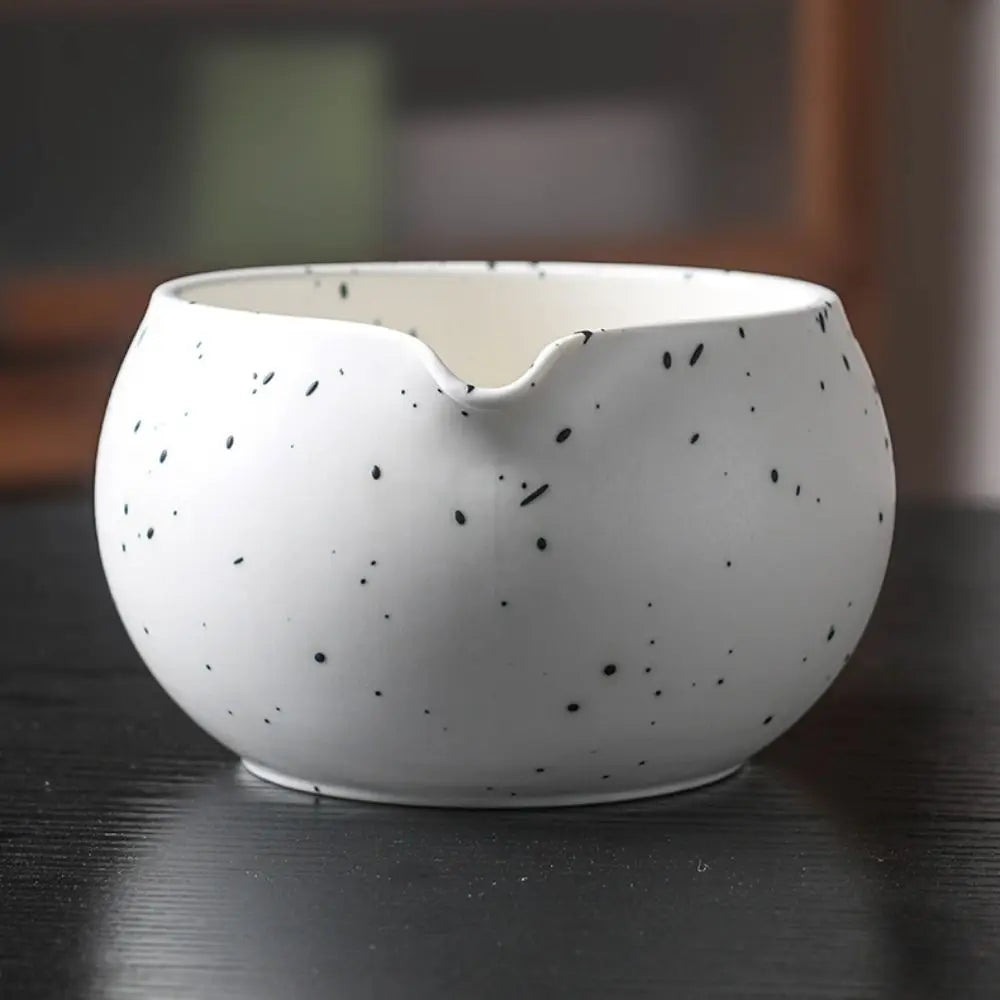 Ceramic Matcha Bowl with Pouring Spout 13.5cm Traditional Japanese Green Tea Chawan