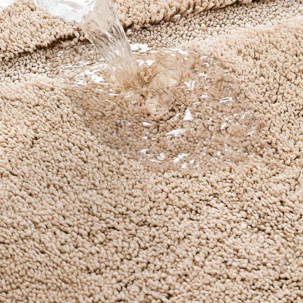 Soft Microfiber Oval Bath Mat Non-Slip Quick-Drying Bathroom Rug for Comfort and Safety