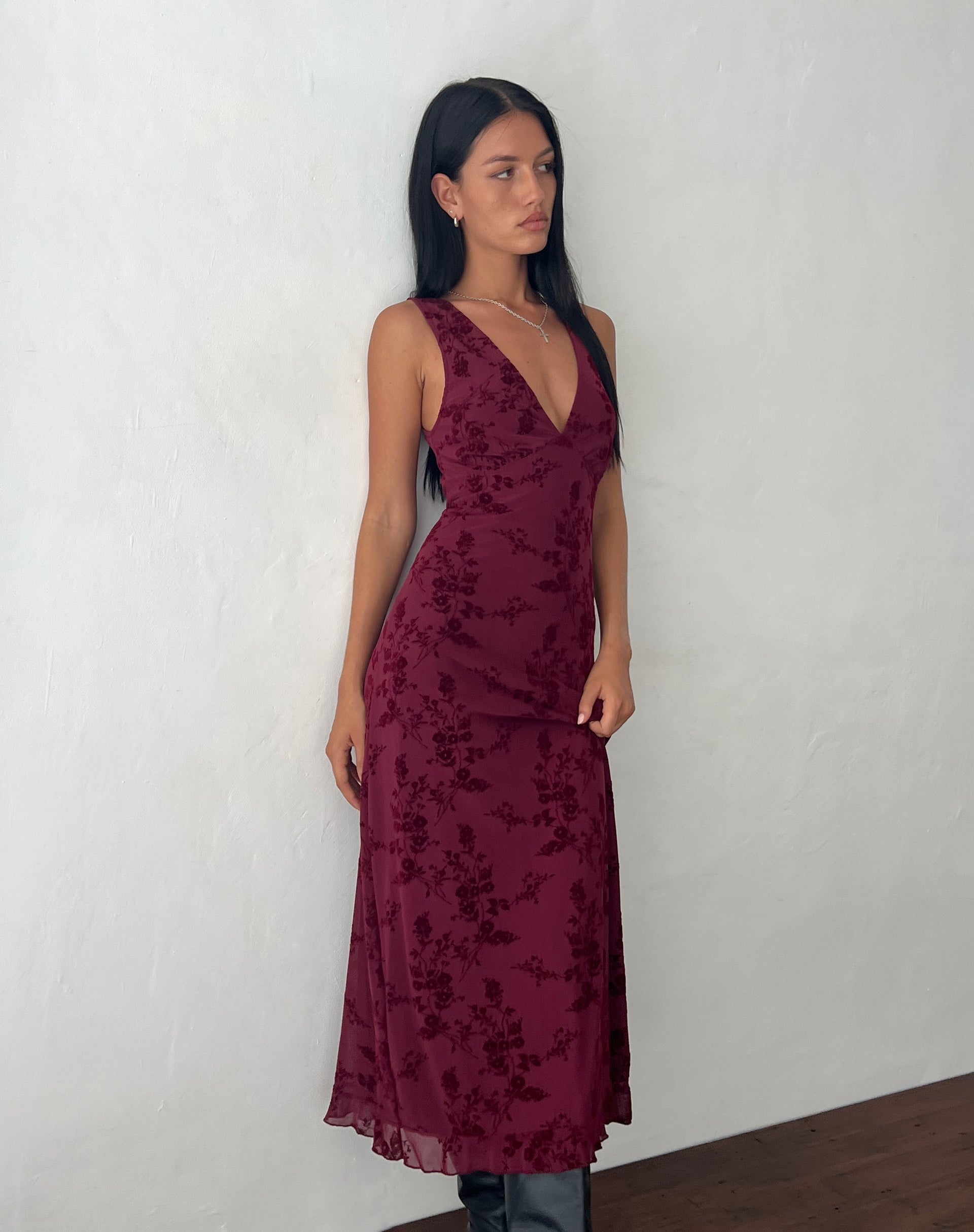 Harrow Evelyne floral midi dress for women, V-neck design, perfect for wedding guests, featuring a dreamy floral pattern.