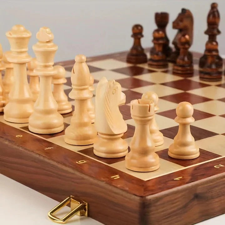 Davy Wood Chess Set Foldable Board with Magnetic Lock Hand-Carved Pieces 15x15 Inches