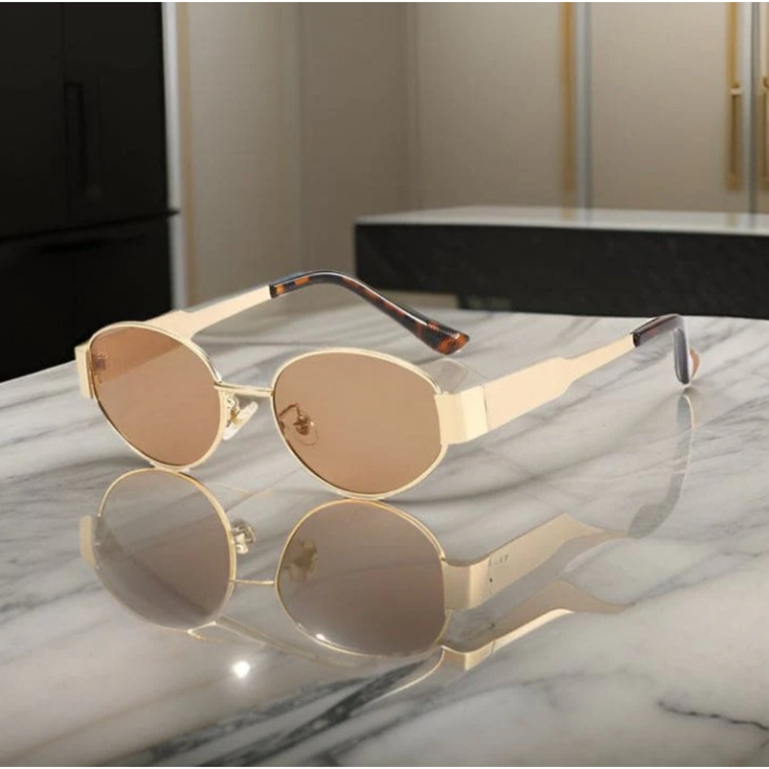 Women's Oval Sunglasses Gold Frame Lightweight UV Protection Stylish Summer Eyewear