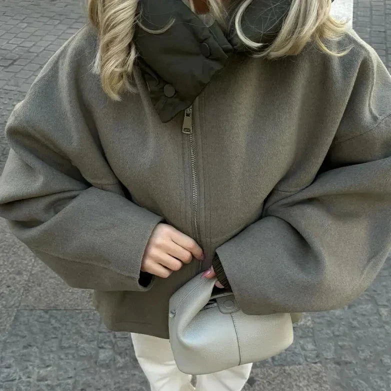 Women's Elegant Fitted Hoodie Soft Durable Fabric Modern Versatile Design for Comfort and Style