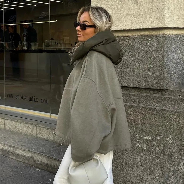 Women's Elegant Fitted Hoodie Soft Durable Fabric Modern Versatile Design for Comfort and Style