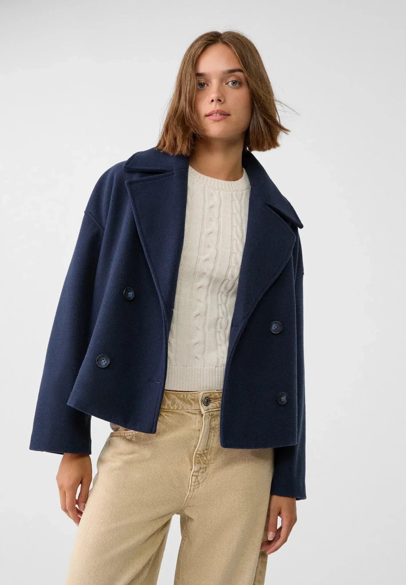 Cropped Double-Breasted Women's Jacket with Wide Lapel Collar and Side Pockets