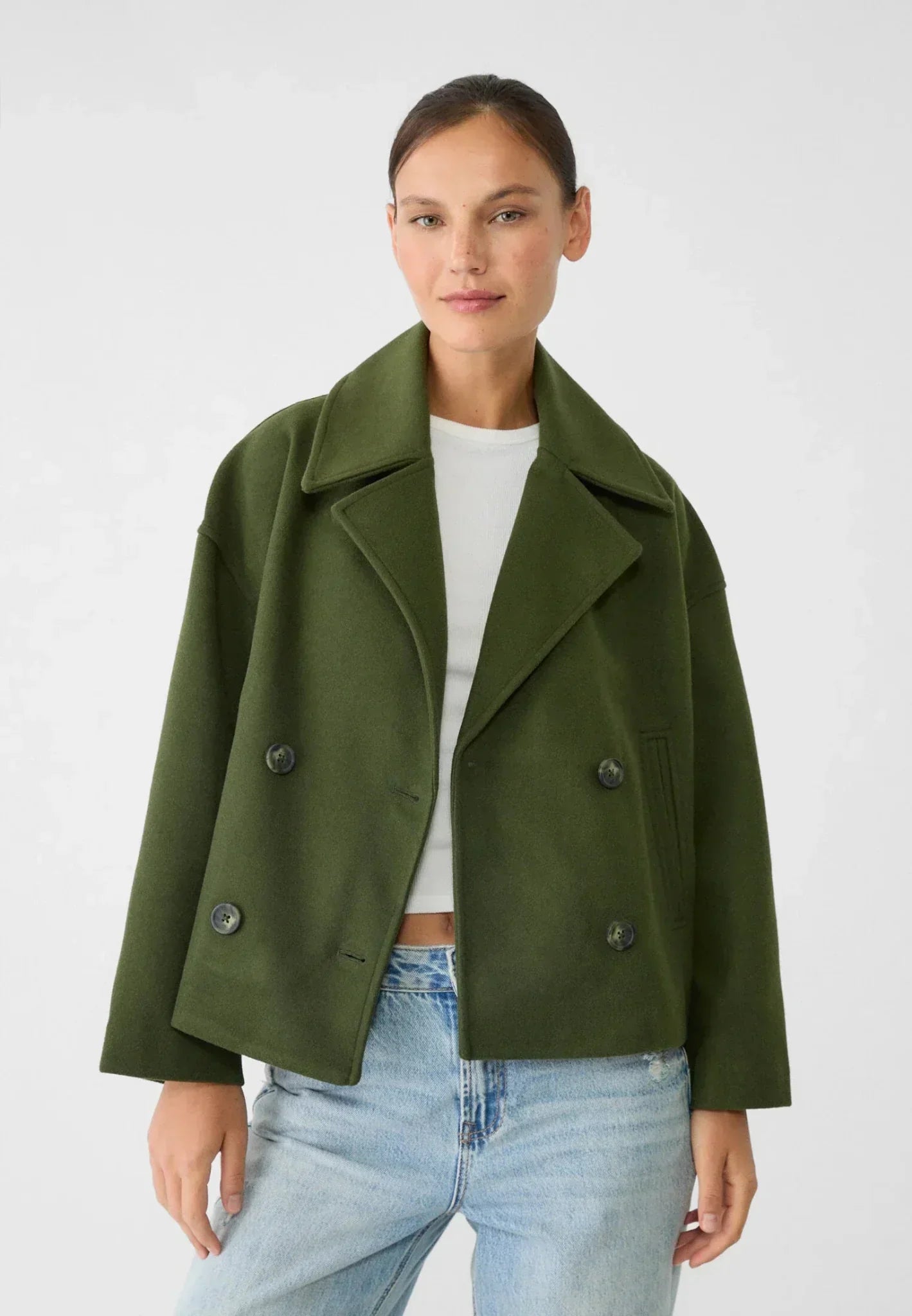 Cropped Double-Breasted Women's Jacket with Wide Lapel Collar and Side Pockets